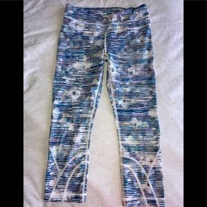 Lululemon blurry belle inspire crop